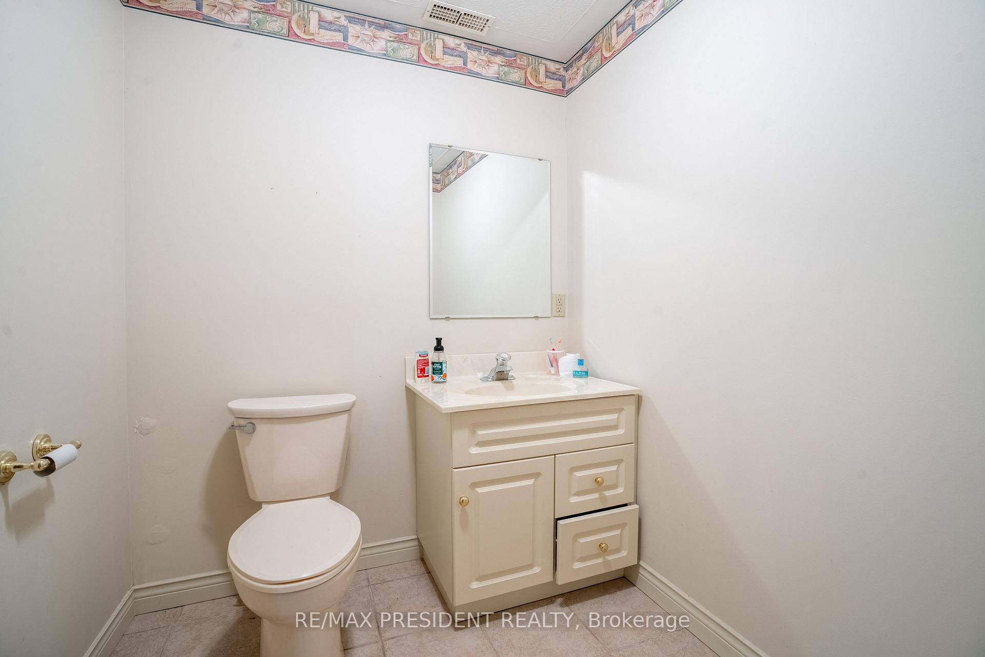 Photo 32 of 70 Charles Crescent, Chatham-Kent, Wallaceburg — HOMEH