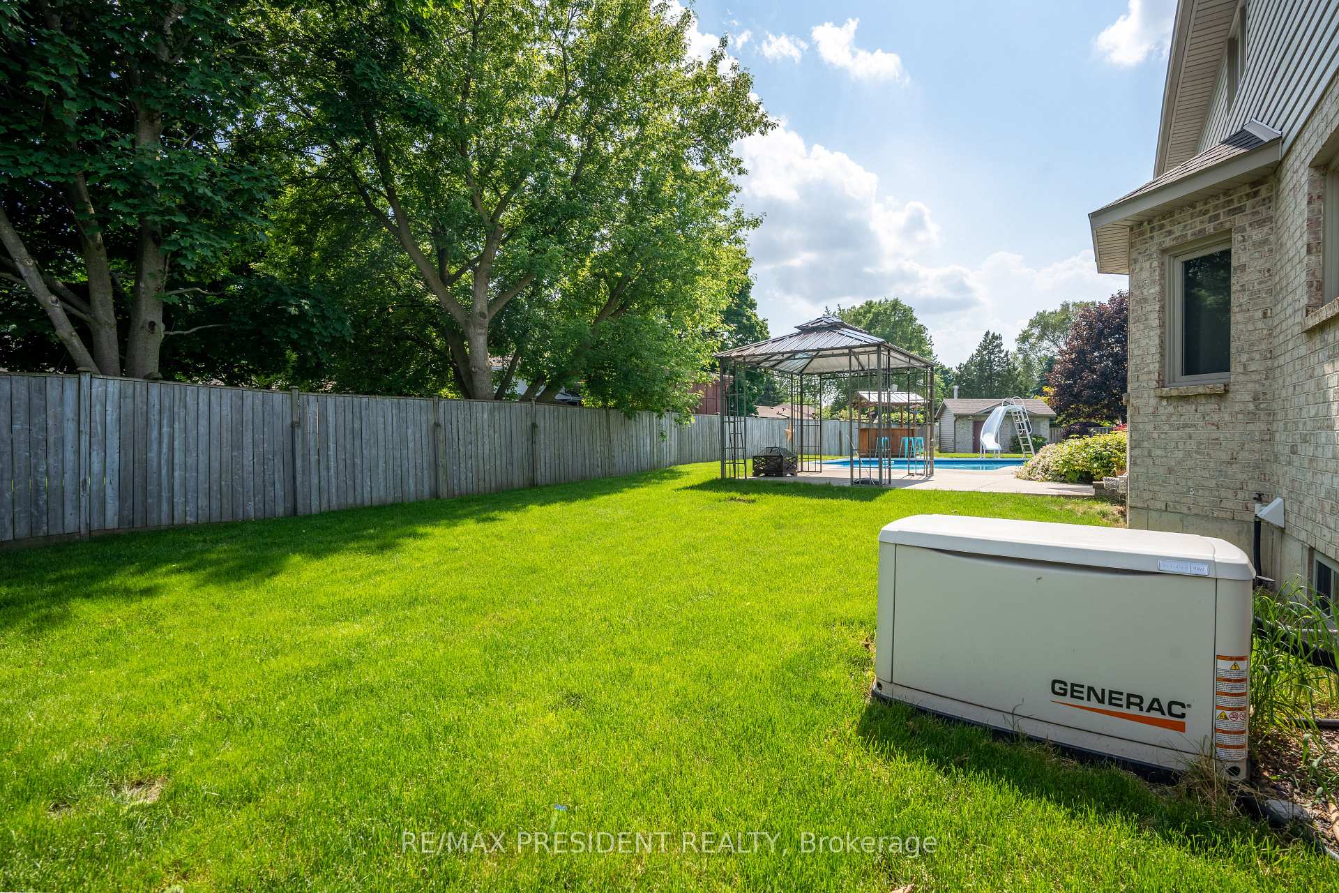Photo 39 of 70 Charles Crescent, Chatham-Kent, Wallaceburg — HOMEH