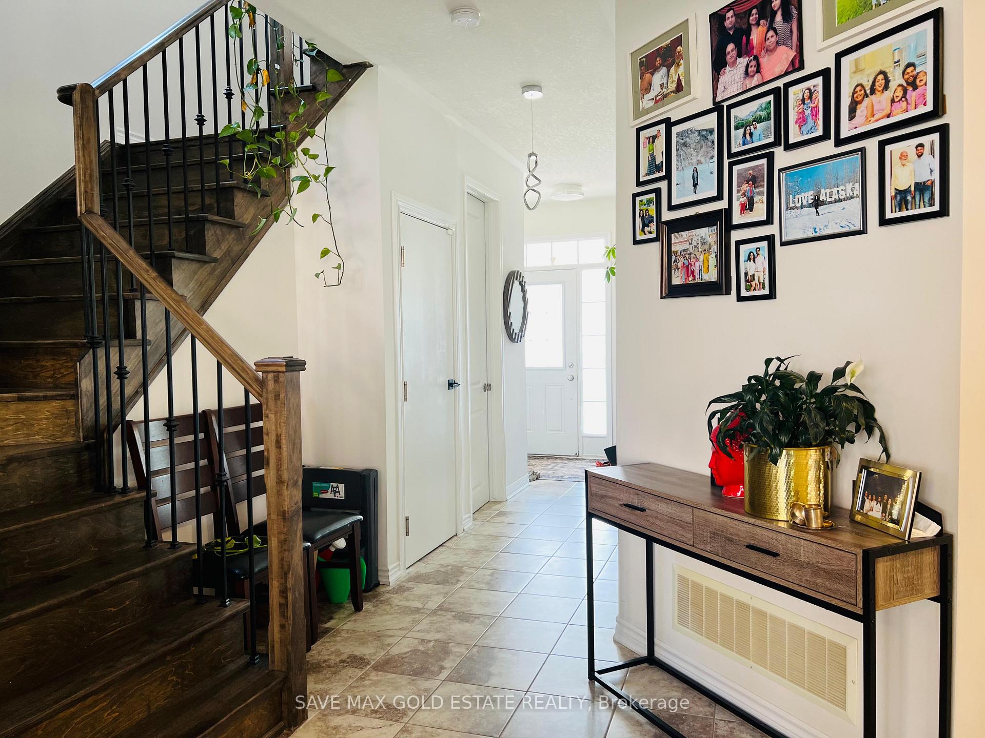 Photo 7 of 212 Spring Creek Drive, Hamilton, Waterdown — HOMEH