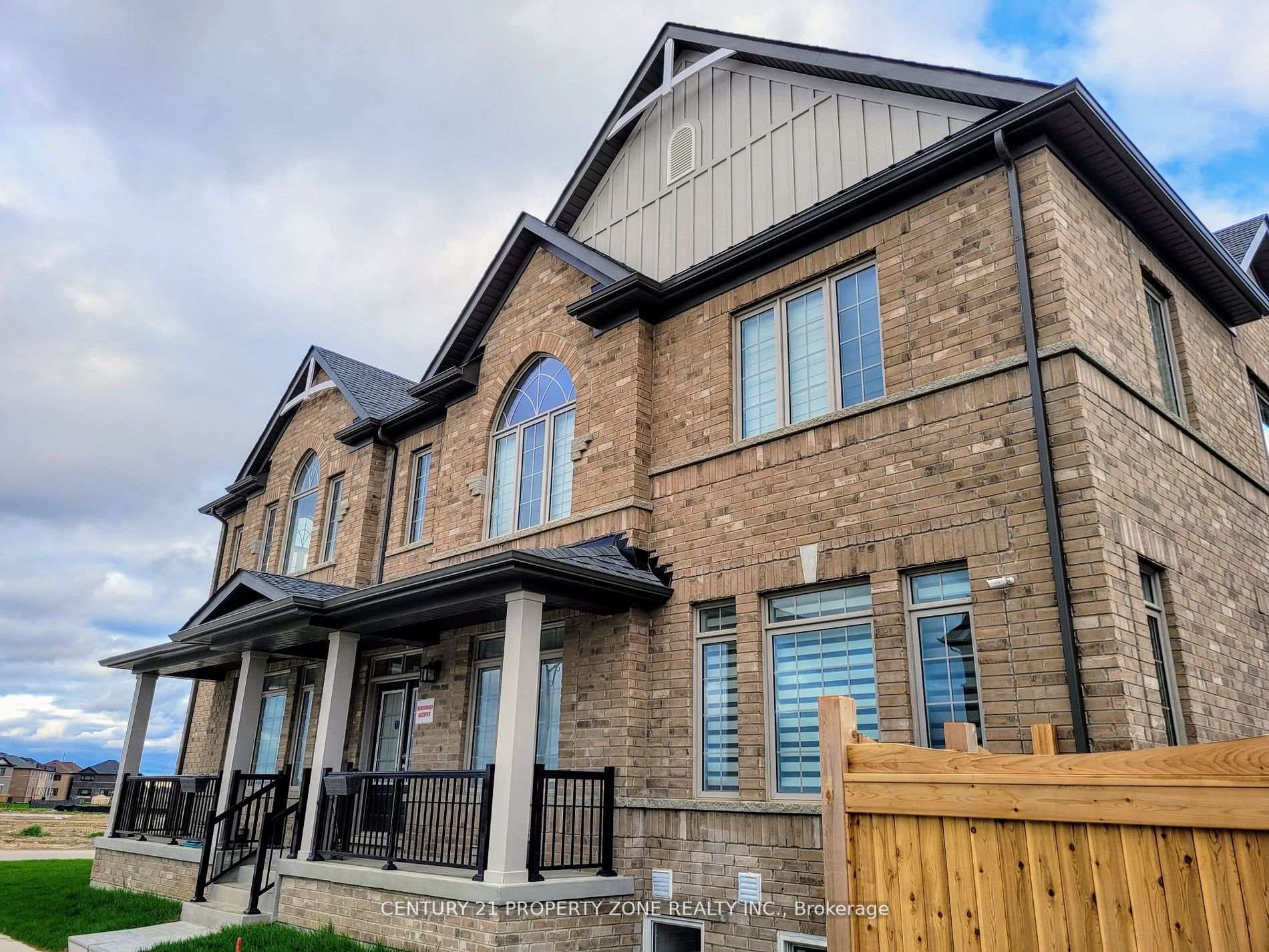 Front of Unit Bsmt, 26 Tweedhill Avenue