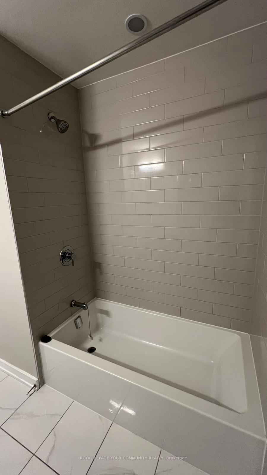 Photo 17 of 172 Shuttleworth Drive, Ottawa, Leitrim — HOMEH