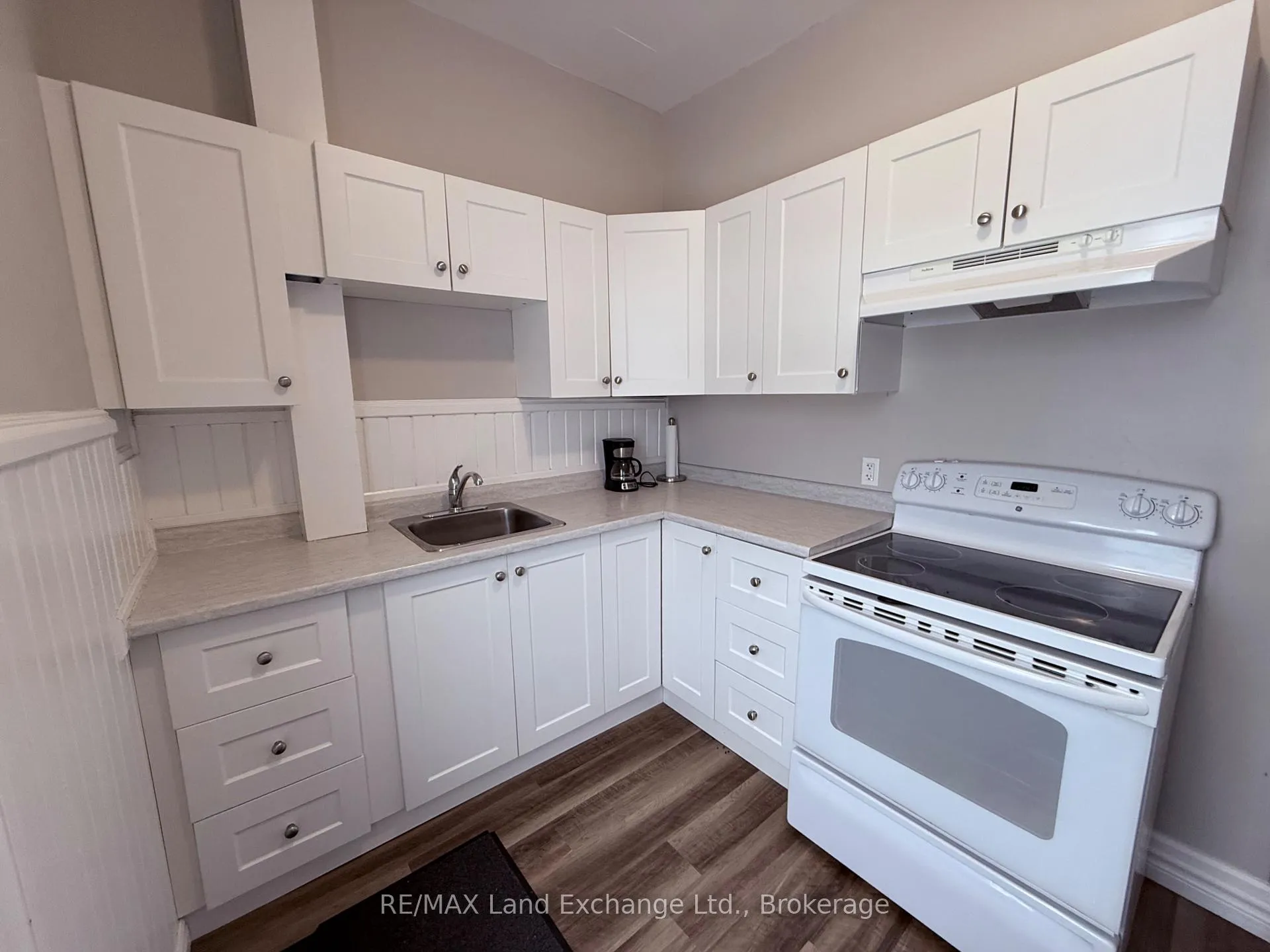 Photo 13 of Unit Upper, 433 Broadway Street, Kincardine — HOMEH
