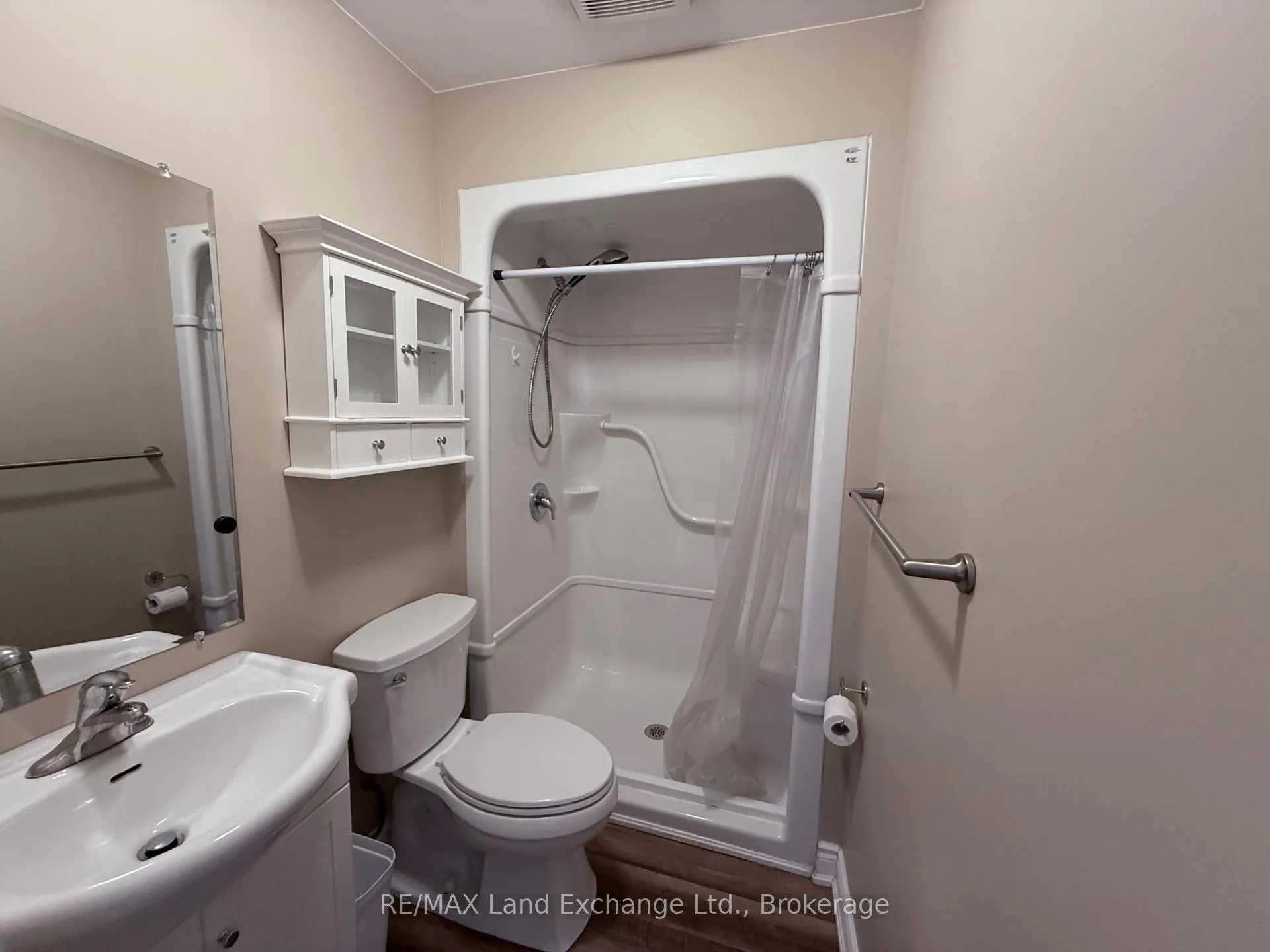 Photo 16 of Unit Upper, 433 Broadway Street, Kincardine — HOMEH