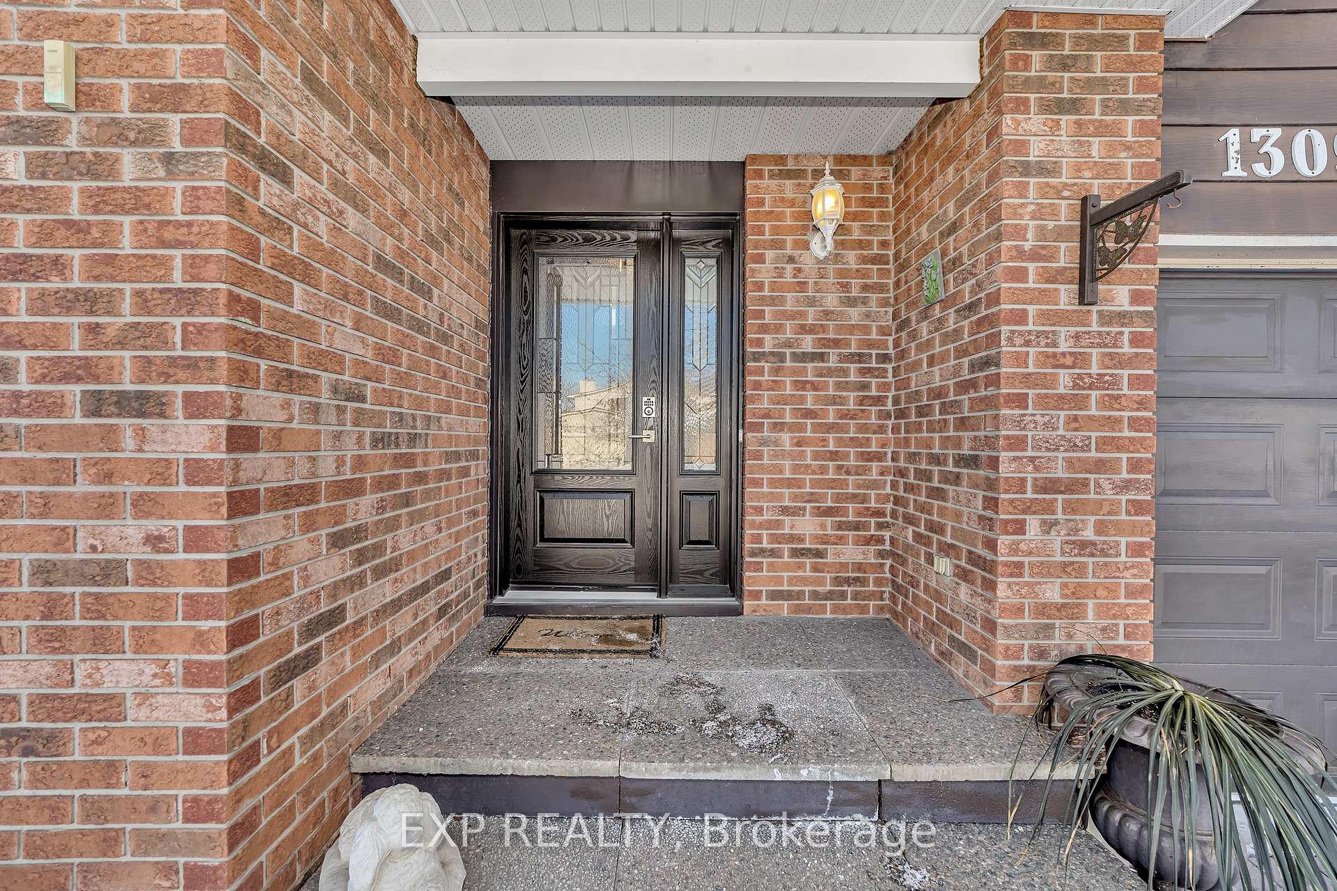 Photo 3 of 1309 Plante Drive, Ottawa, Hunt Club/Western Community — HOMEH