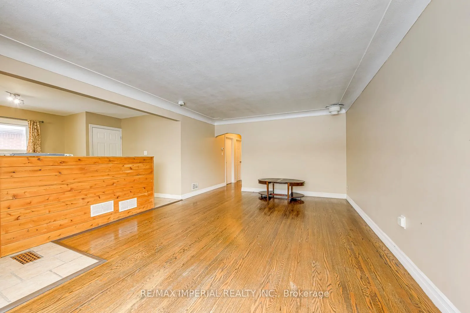 Photo 5 of Unit Main, 456 East 13th Street, Hamilton, Hill Park — HOMEH