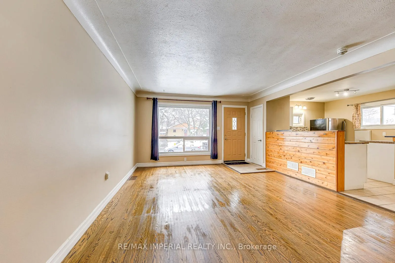 Photo 10 of Unit Main, 456 East 13th Street, Hamilton, Hill Park — HOMEH