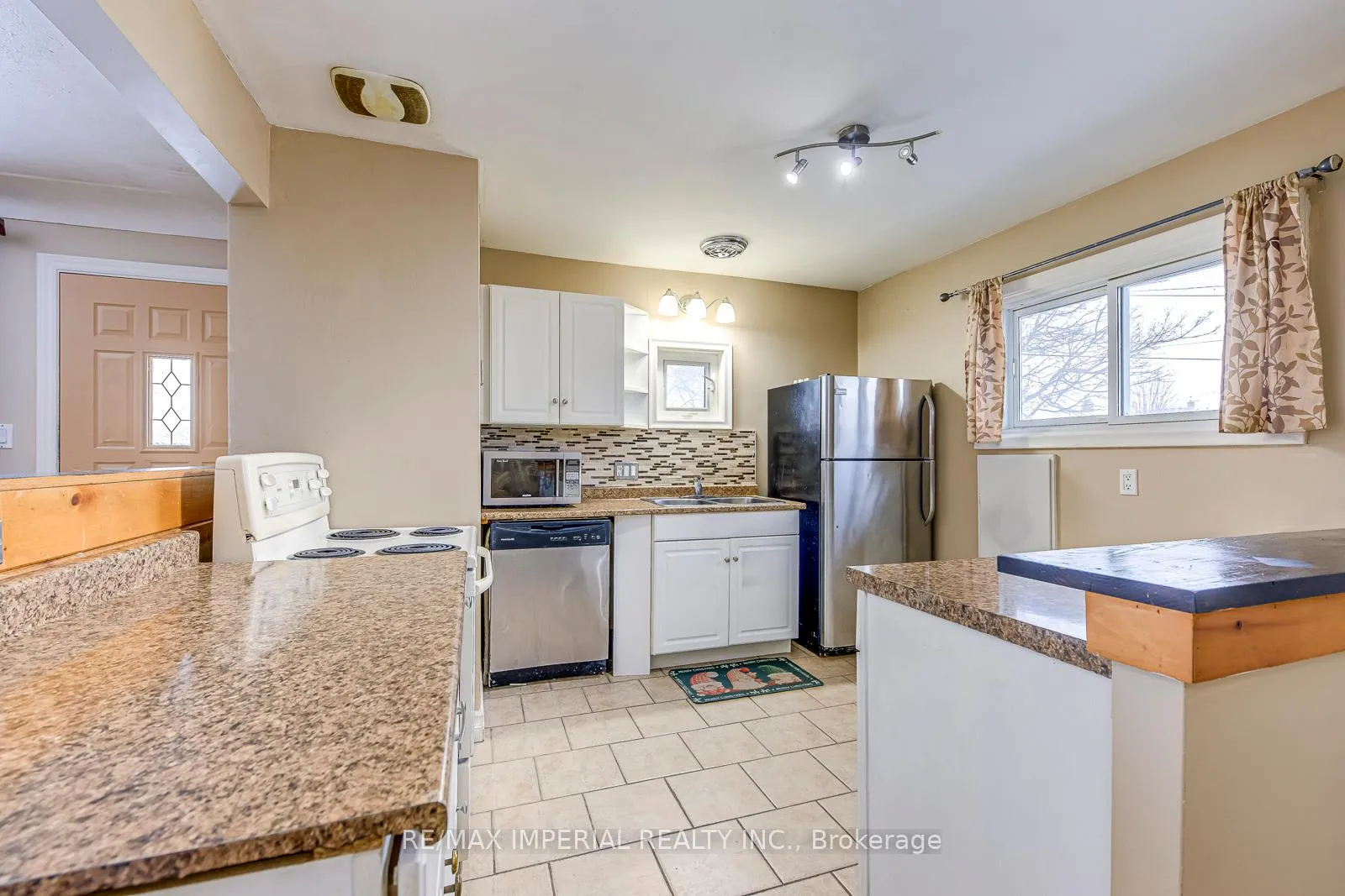 Photo 12 of Unit Main, 456 East 13th Street, Hamilton, Hill Park — HOMEH