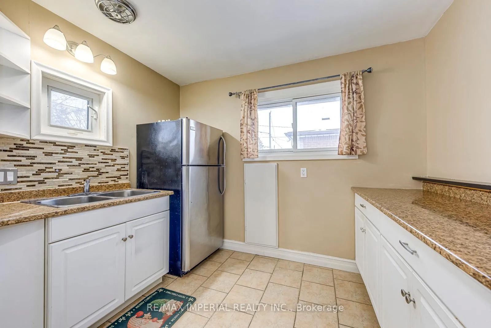 Photo 15 of Unit Main, 456 East 13th Street, Hamilton, Hill Park — HOMEH