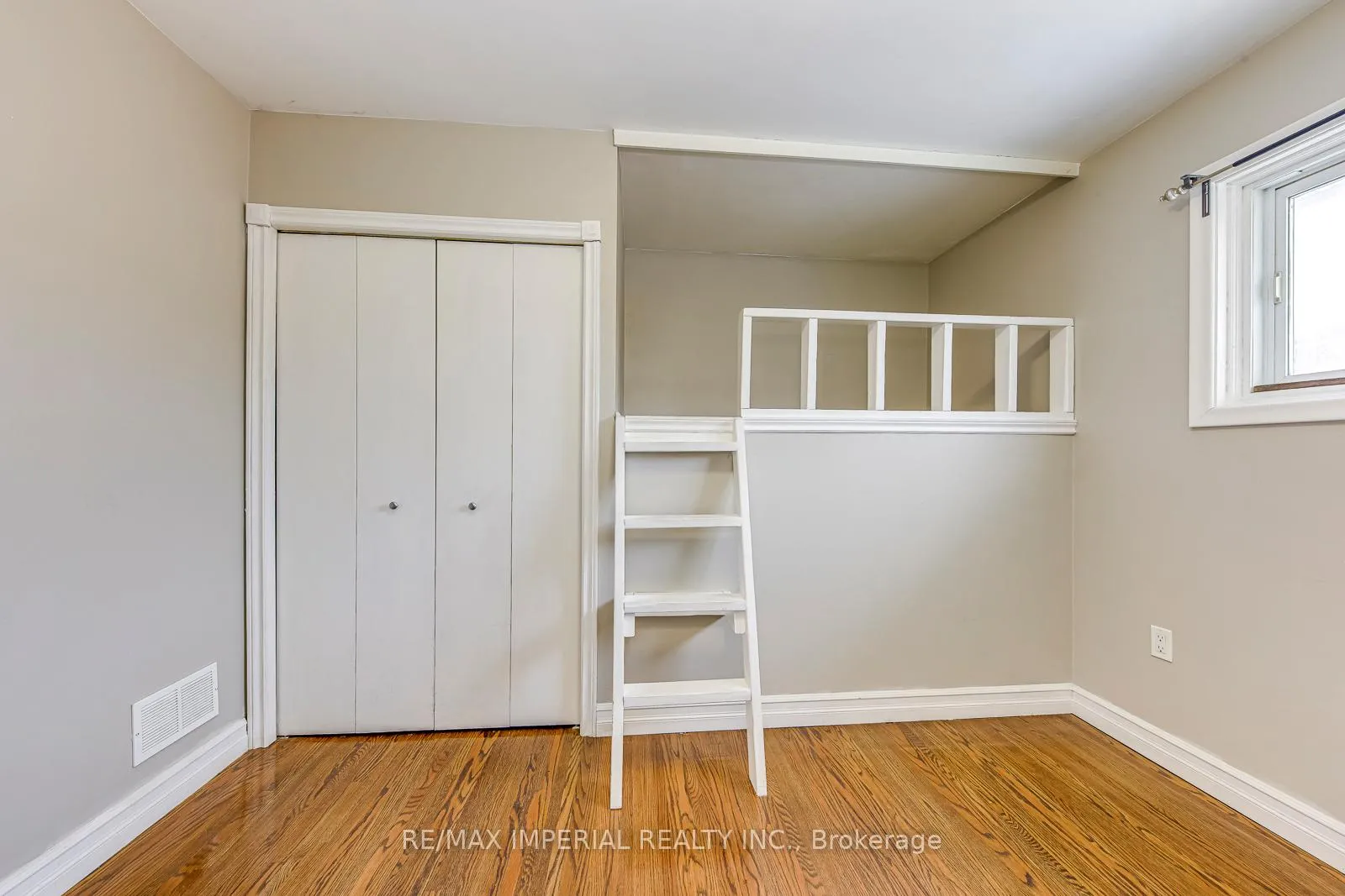 Photo 19 of Unit Main, 456 East 13th Street, Hamilton, Hill Park — HOMEH