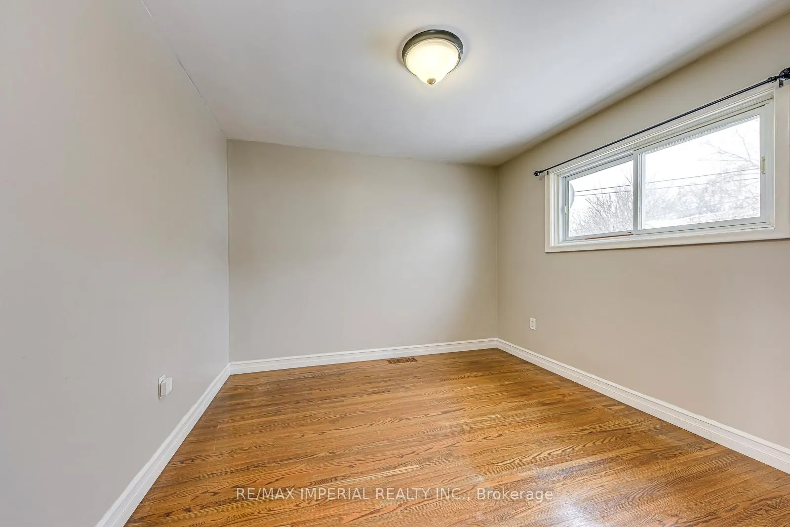 Photo 21 of Unit Main, 456 East 13th Street, Hamilton, Hill Park — HOMEH