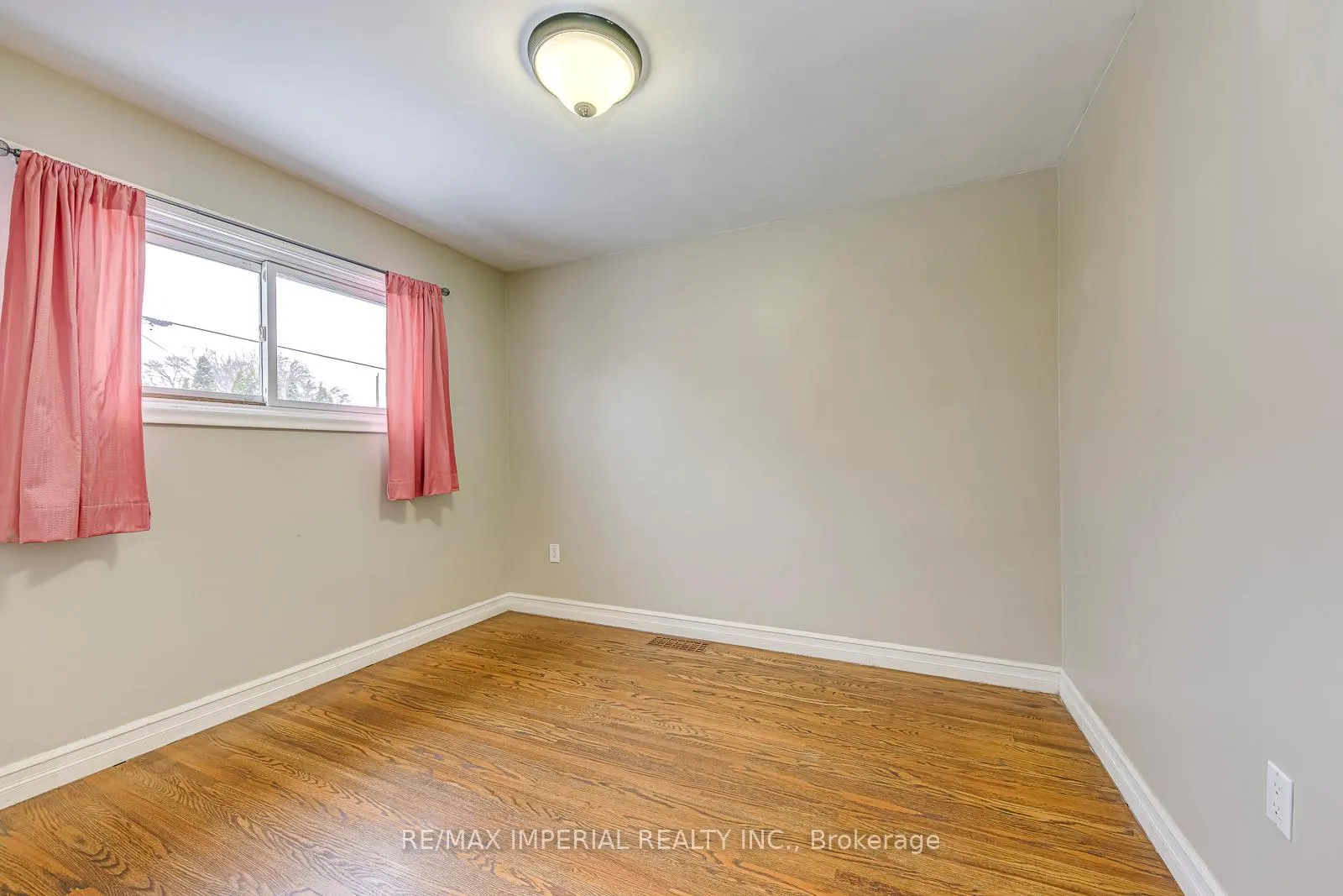 Photo 23 of Unit Main, 456 East 13th Street, Hamilton, Hill Park — HOMEH