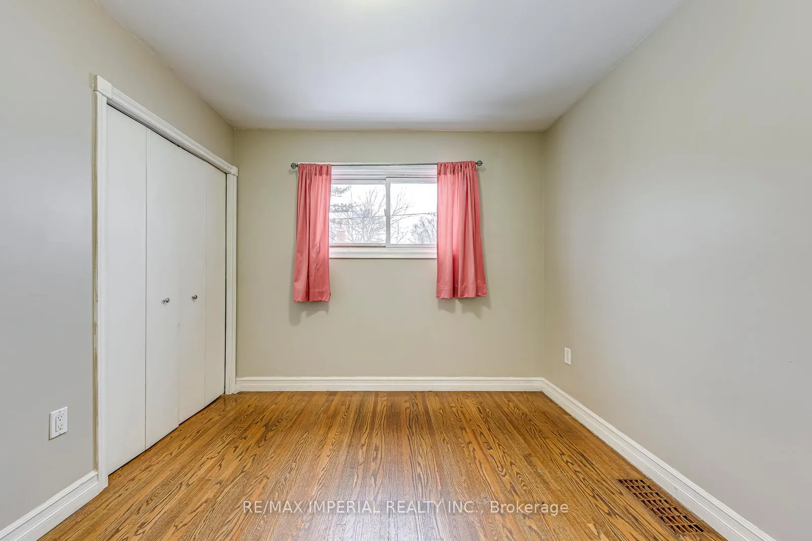 Photo 24 of Unit Main, 456 East 13th Street, Hamilton, Hill Park — HOMEH