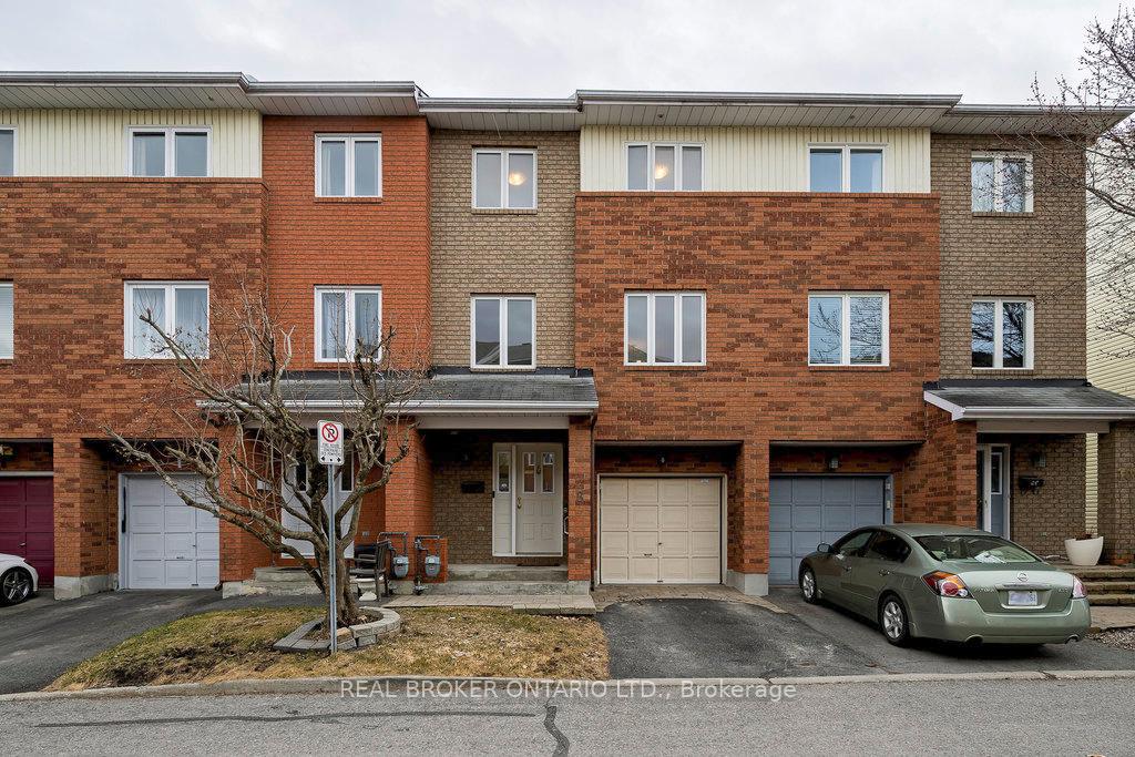 Photo 2 of 8 Drayton Private, Ottawa, CFB Rockcliffe and Area — HOMEH