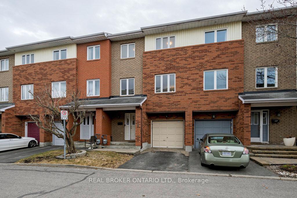 Photo 4 of 8 Drayton Private, Ottawa, CFB Rockcliffe and Area — HOMEH