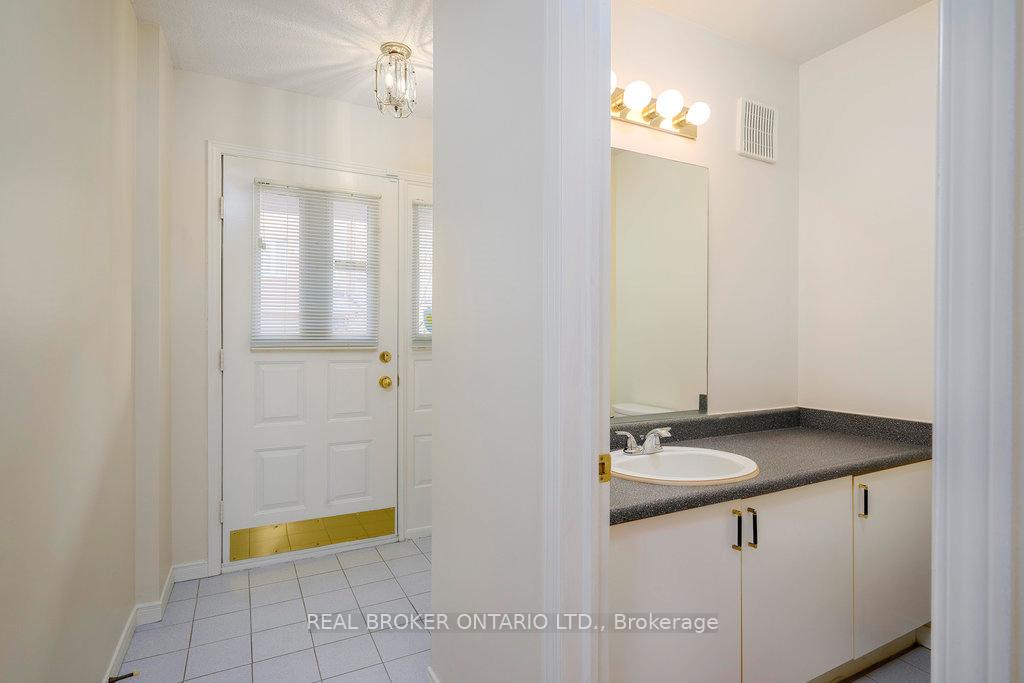 Photo 7 of 8 Drayton Private, Ottawa, CFB Rockcliffe and Area — HOMEH