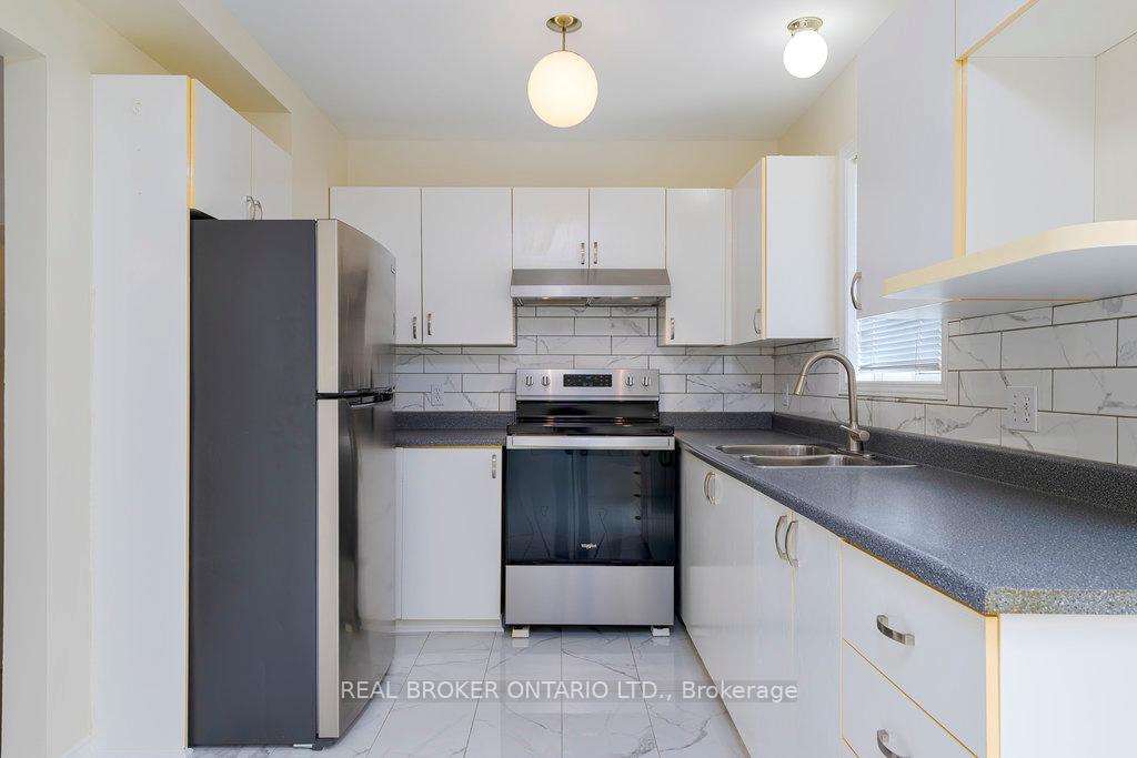 Photo 10 of 8 Drayton Private, Ottawa, CFB Rockcliffe and Area — HOMEH