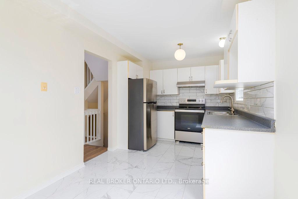 Photo 12 of 8 Drayton Private, Ottawa, CFB Rockcliffe and Area — HOMEH