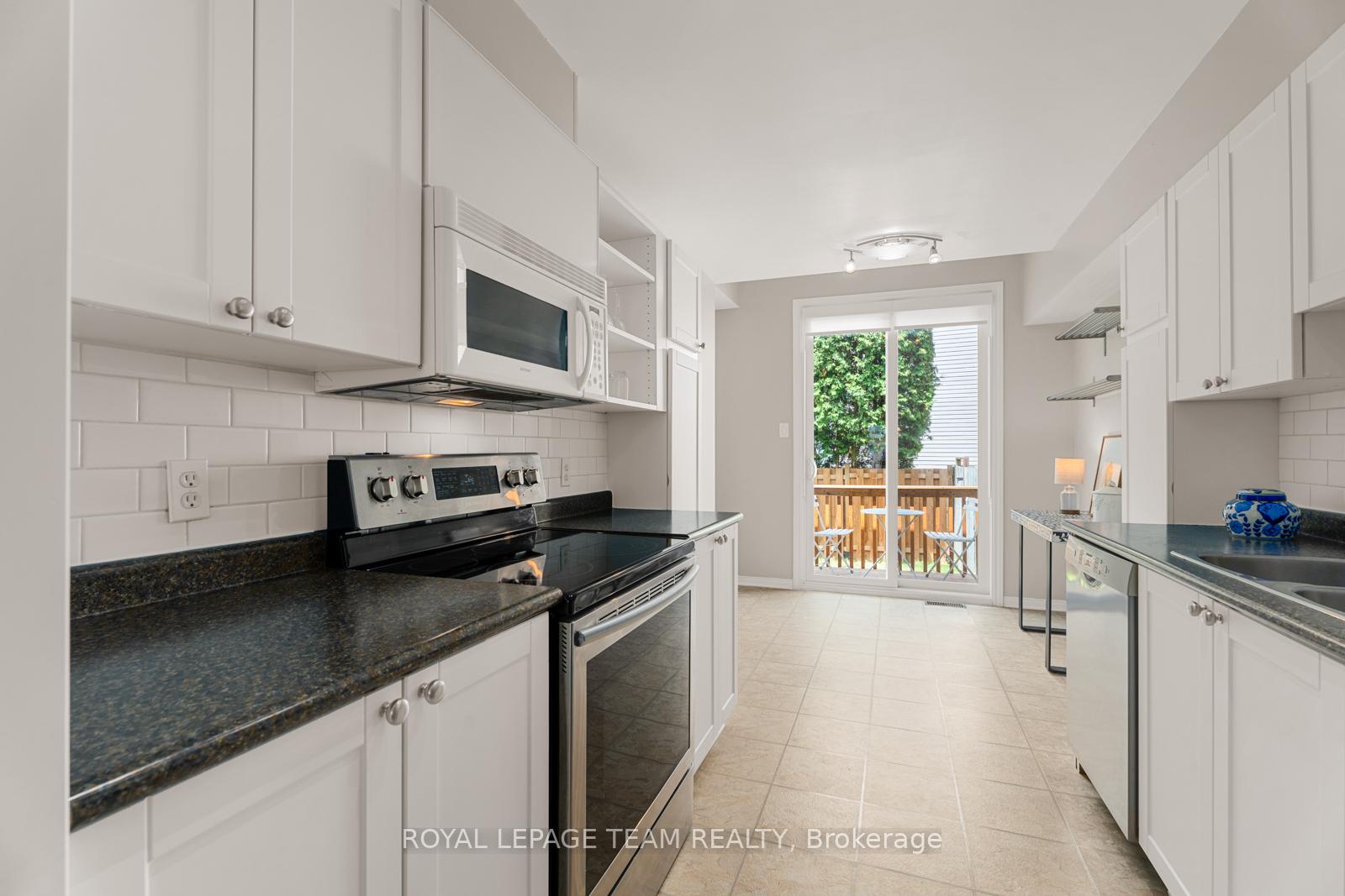 Photo 11 of 3838 Crowsnest Avenue, Ottawa, Quinterra — HOMEH