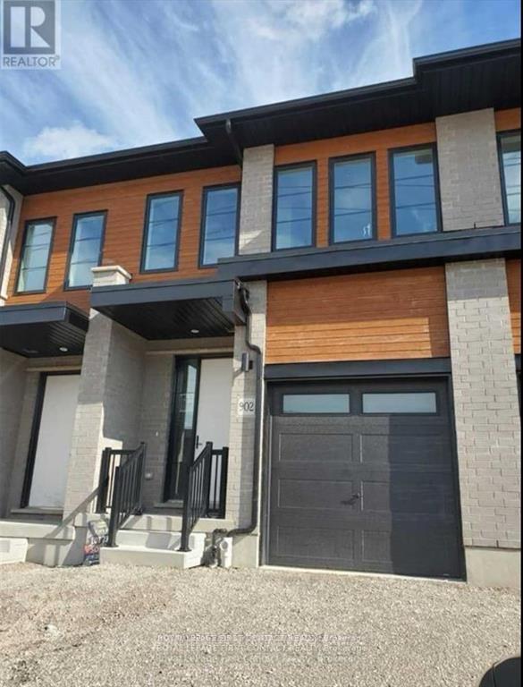 Photo 1 of 924 Robert Ferrie Drive, Kitchener — HOMEH