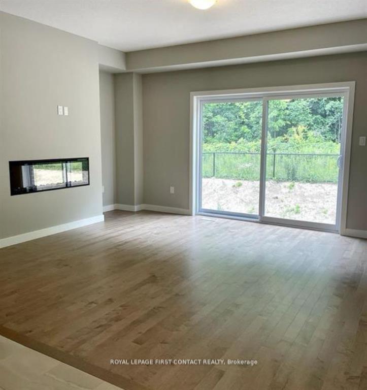 Photo 4 of 924 Robert Ferrie Drive, Kitchener — HOMEH