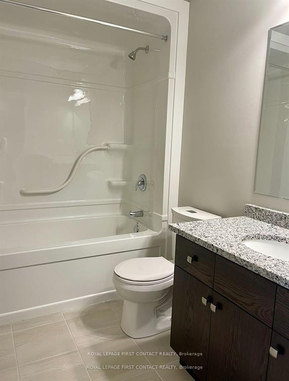 Photo 10 of 924 Robert Ferrie Drive, Kitchener — HOMEH