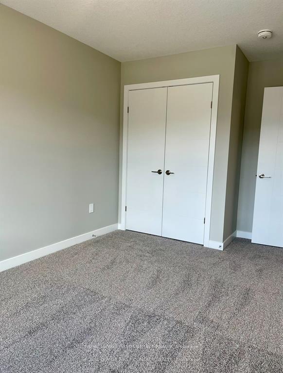 Photo 12 of 924 Robert Ferrie Drive, Kitchener — HOMEH