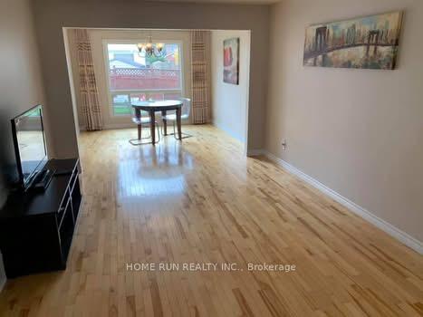 Photo 3 of 10 Saddle Crescent, Ottawa, Hunt Club Park — HOMEH
