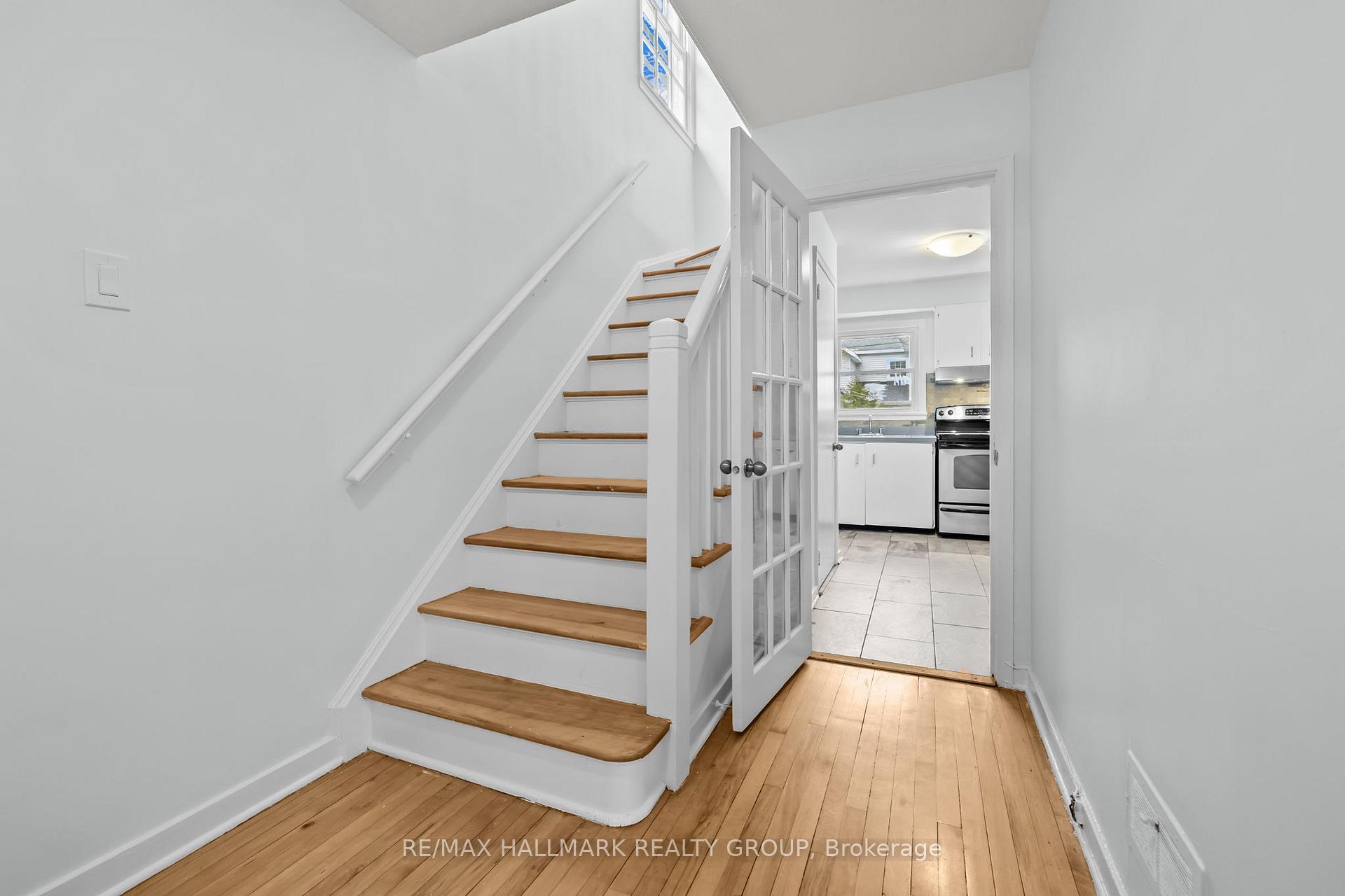 Photo 5 of 9 Bedford Crescent, Ottawa, Manor Park — HOMEH