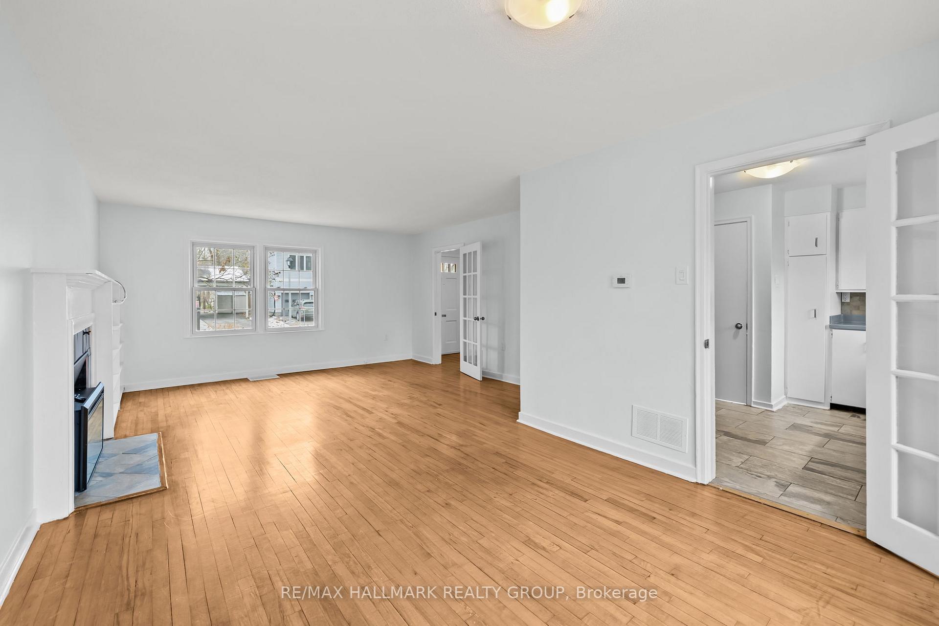 Photo 8 of 9 Bedford Crescent, Ottawa, Manor Park — HOMEH