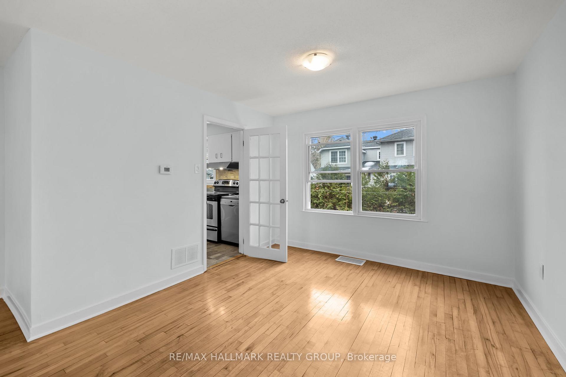 Photo 9 of 9 Bedford Crescent, Ottawa, Manor Park — HOMEH