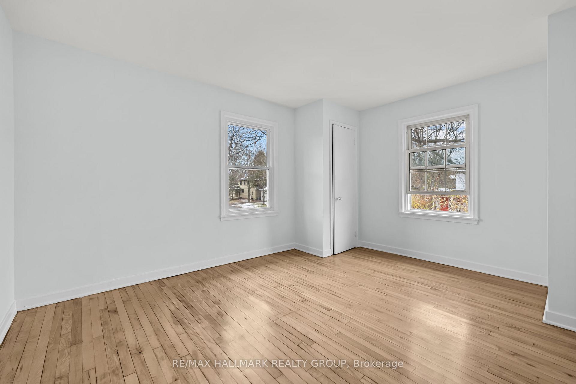 Photo 13 of 9 Bedford Crescent, Ottawa, Manor Park — HOMEH