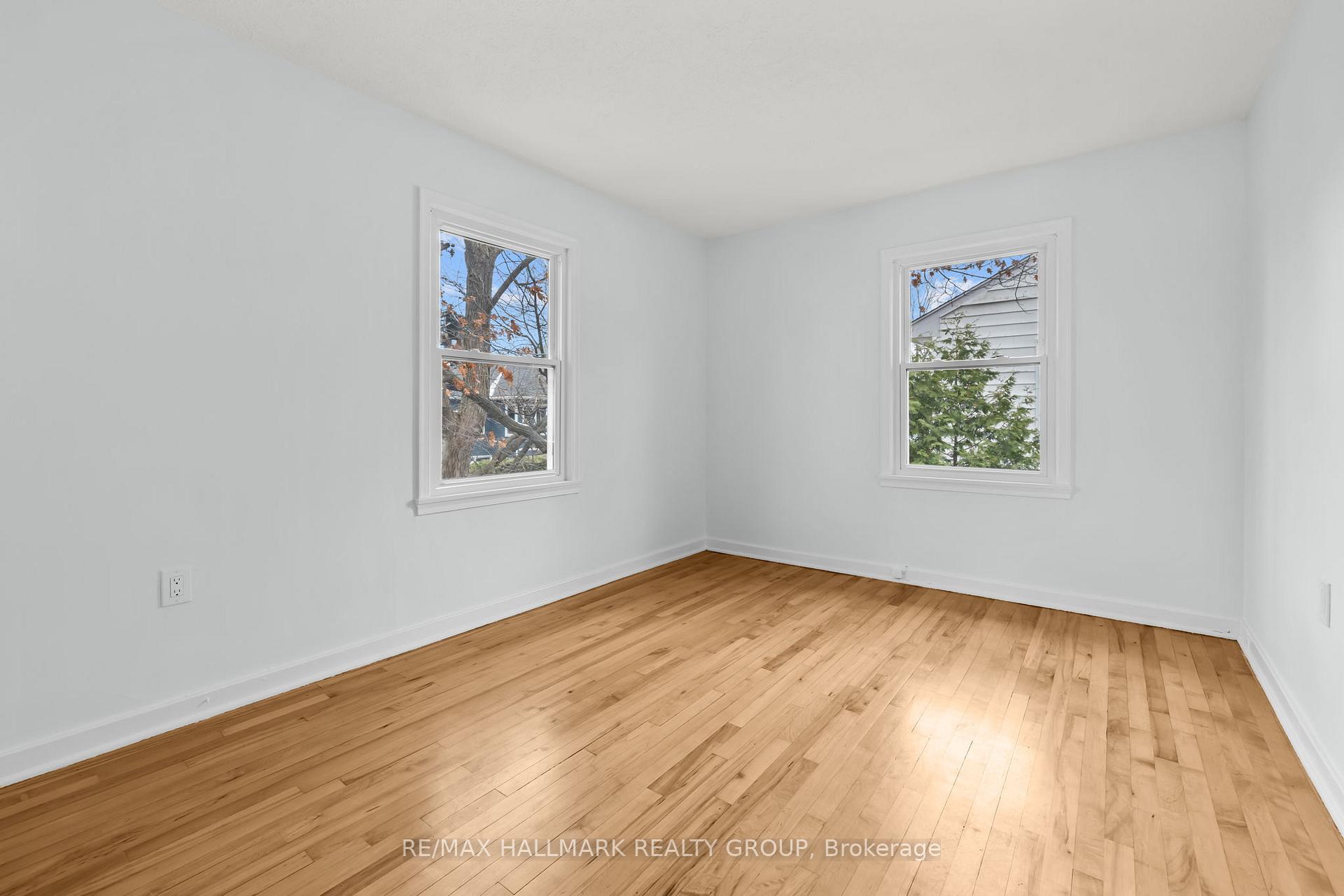 Photo 17 of 9 Bedford Crescent, Ottawa, Manor Park — HOMEH