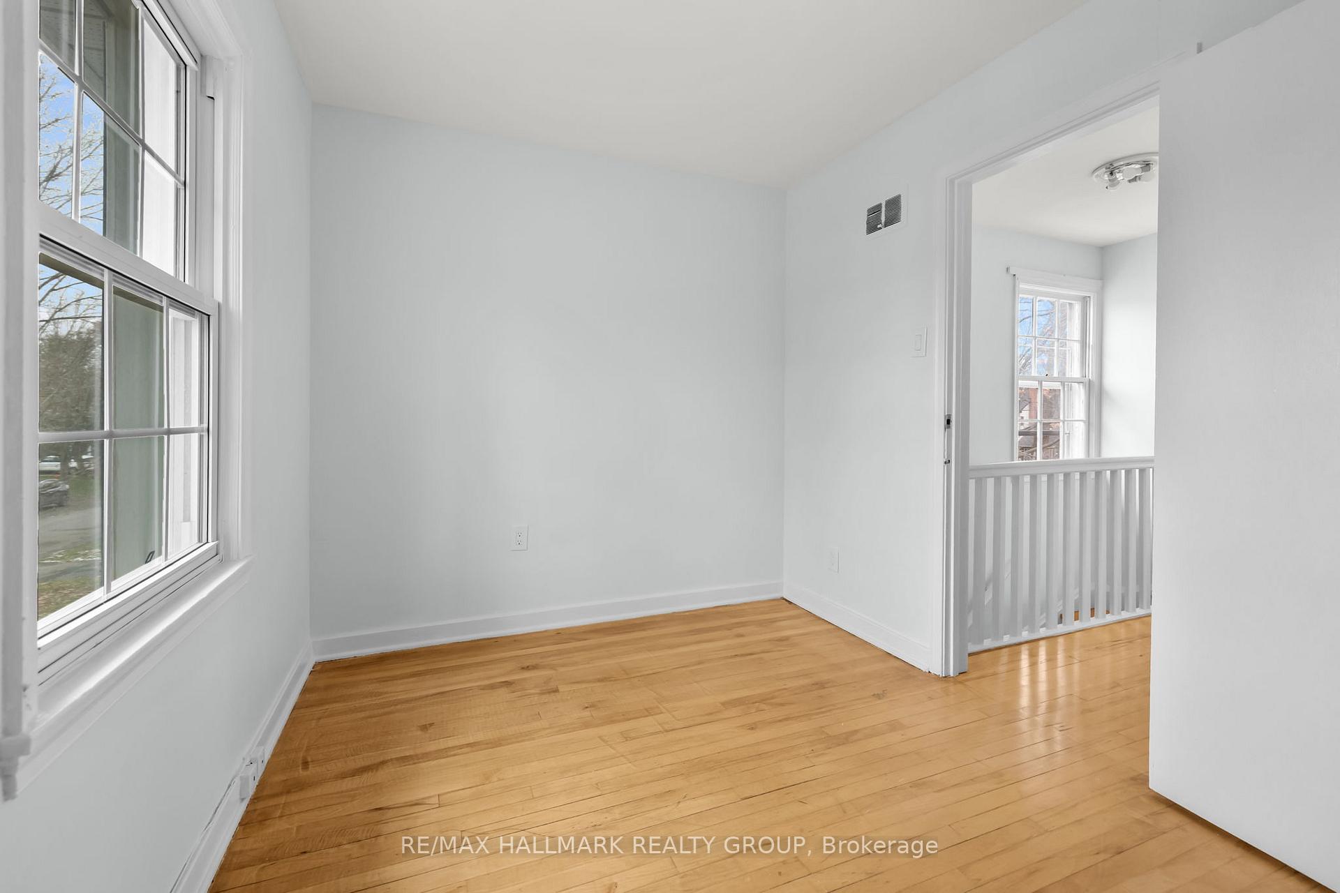 Photo 18 of 9 Bedford Crescent, Ottawa, Manor Park — HOMEH