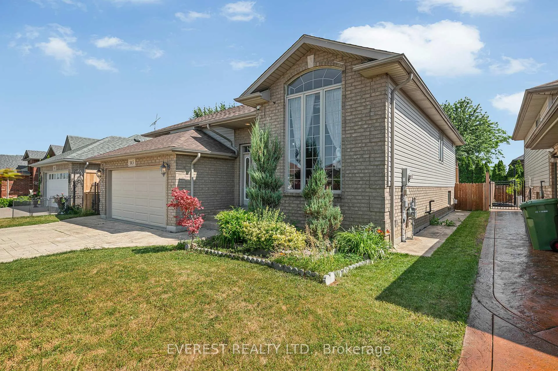 Photo 3 of 143 Amy Croft Drive, Lakeshore — HOMEH