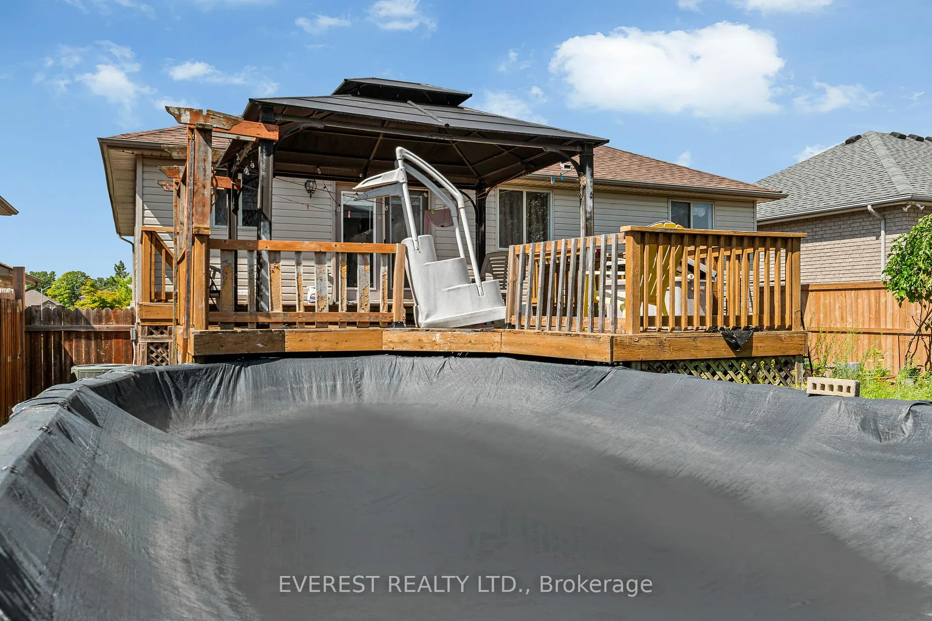 Photo 7 of 143 Amy Croft Drive, Lakeshore — HOMEH