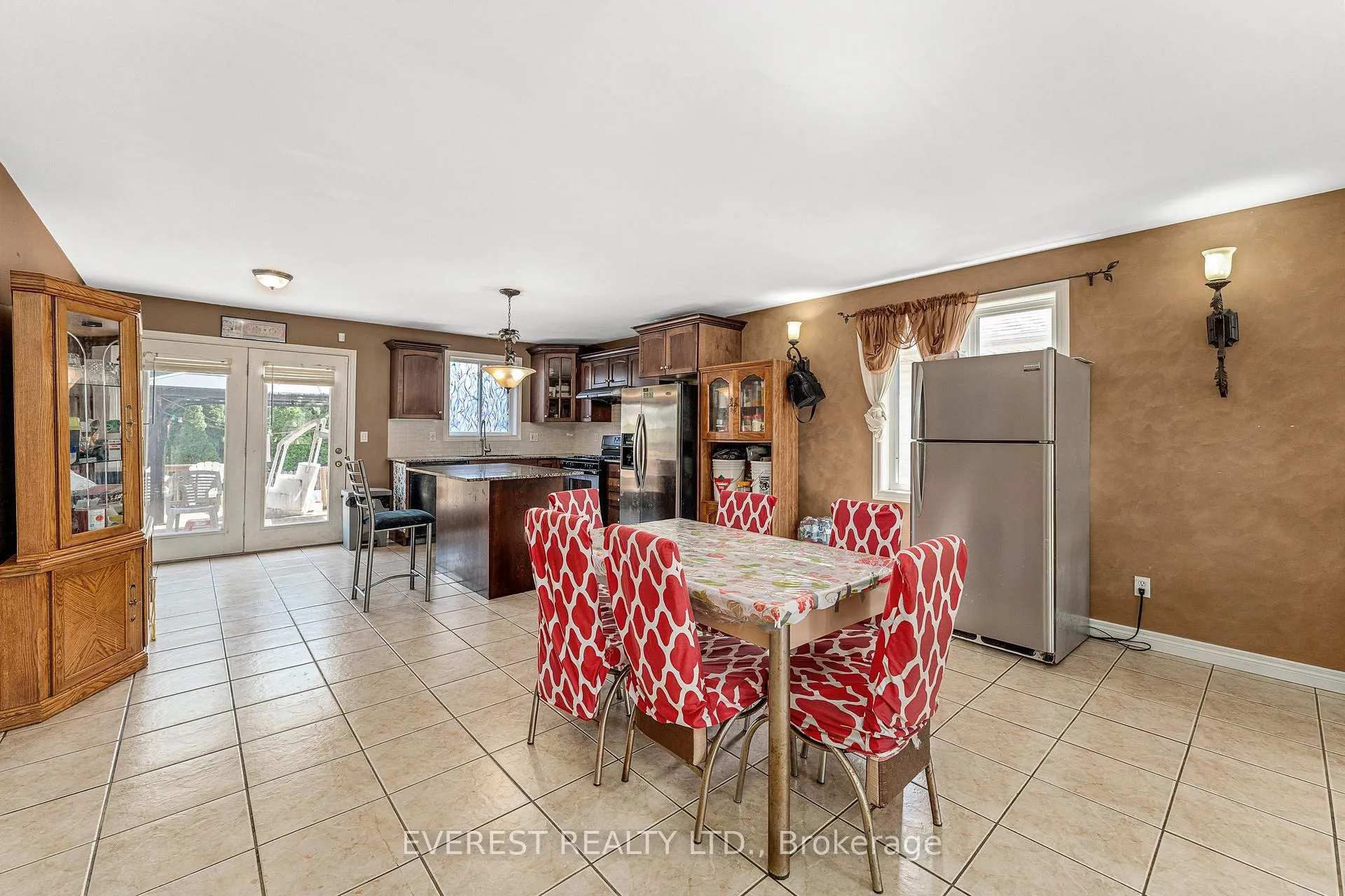 Photo 12 of 143 Amy Croft Drive, Lakeshore — HOMEH