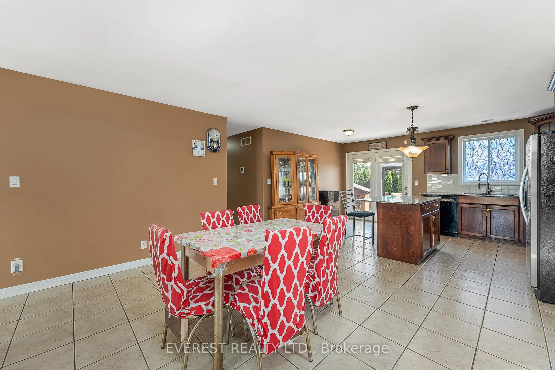 Photo 13 of 143 Amy Croft Drive, Lakeshore — HOMEH