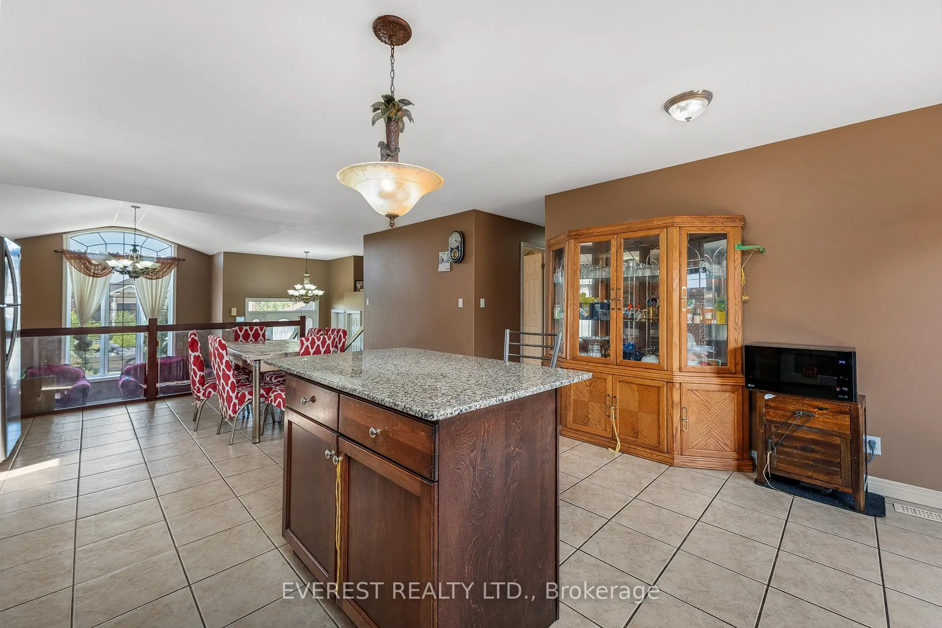 Photo 17 of 143 Amy Croft Drive, Lakeshore — HOMEH