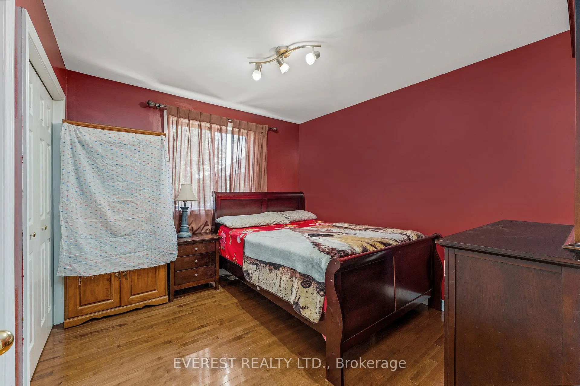 Photo 20 of 143 Amy Croft Drive, Lakeshore — HOMEH