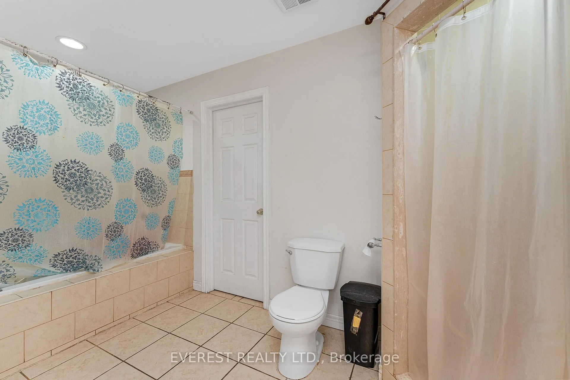 Photo 22 of 143 Amy Croft Drive, Lakeshore — HOMEH