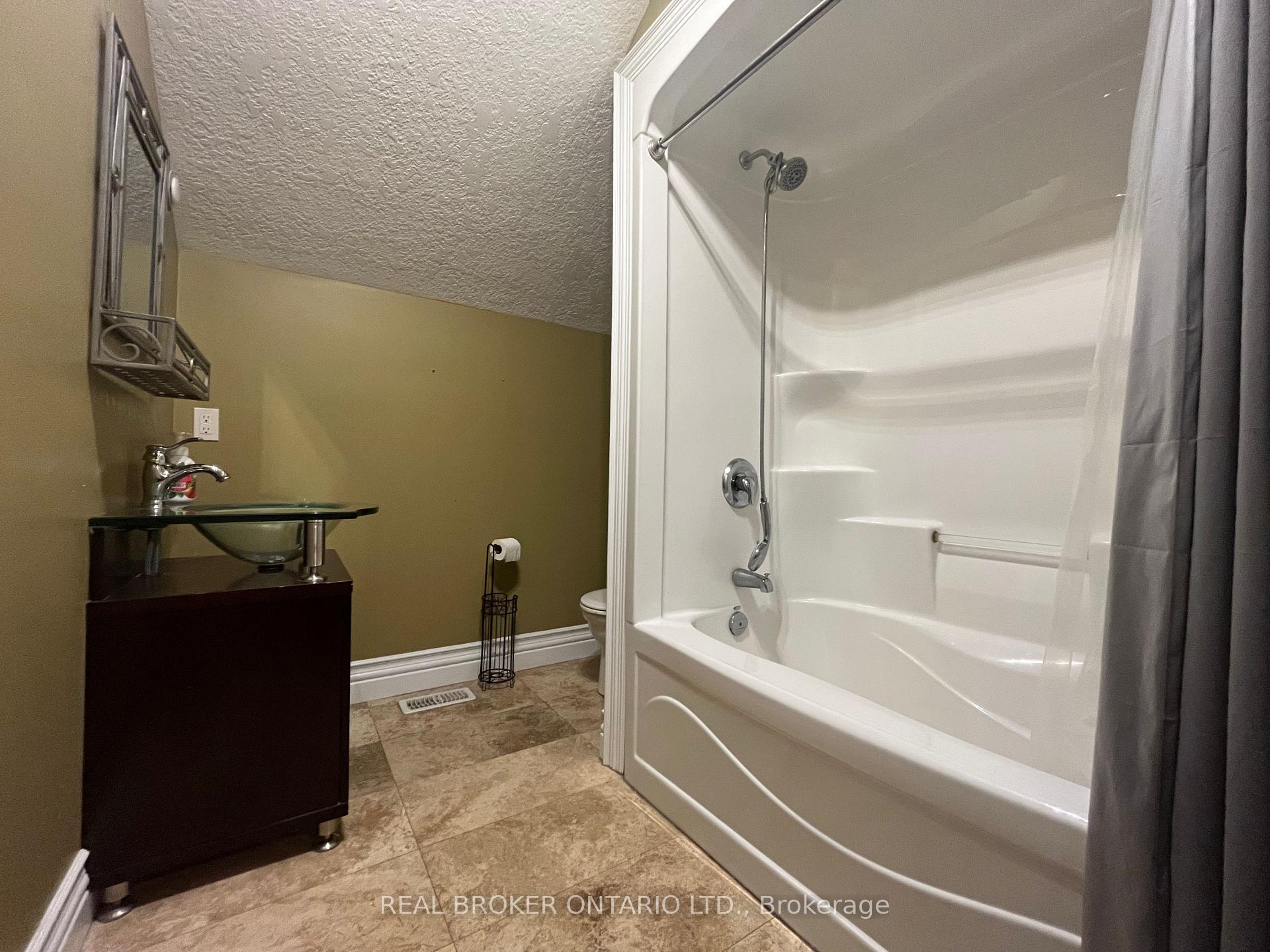 Photo 12 of Unit Loft, 35 Peel Street, Mapleton, Rural Mapleton — HOMEH
