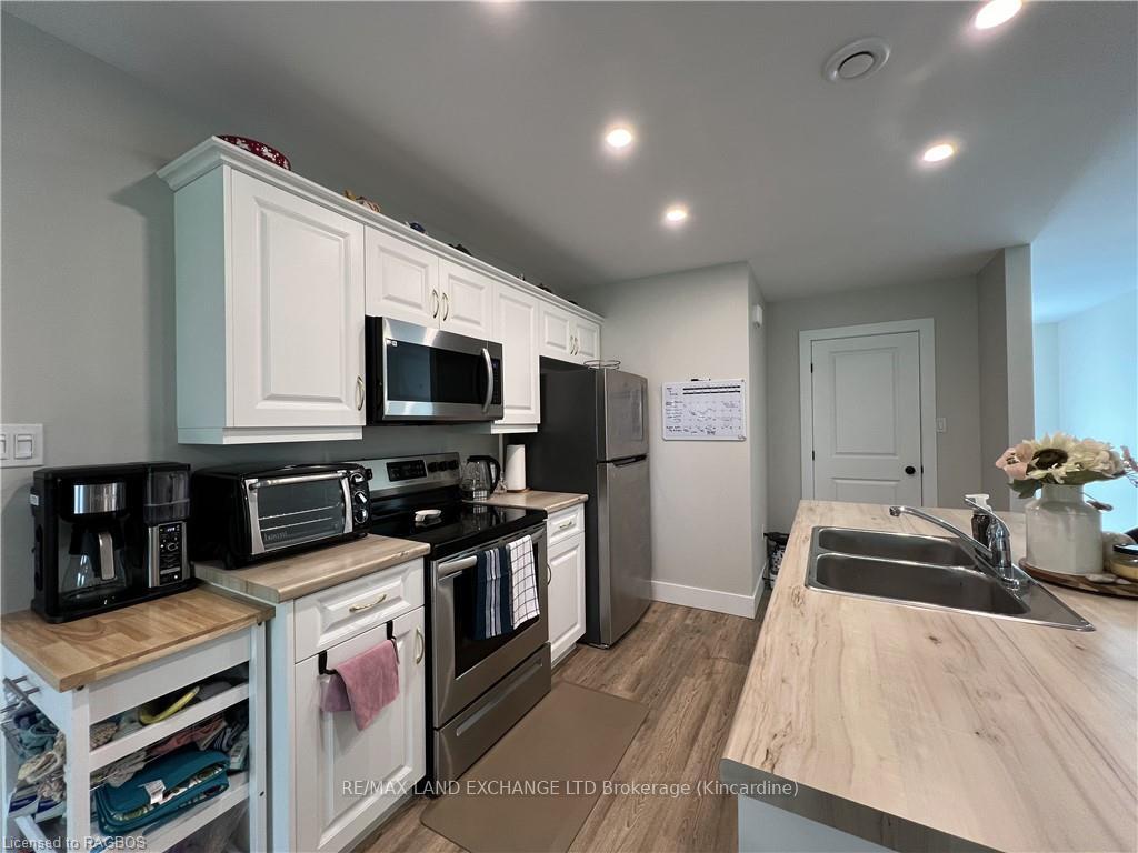 Photo 5 of Unit 5, 6 Golf Links Road, Kincardine — HOMEH