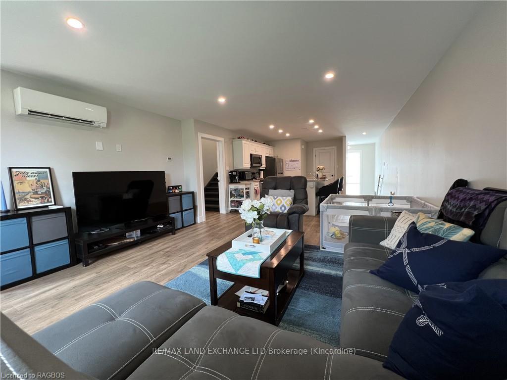 Photo 9 of Unit 5, 6 Golf Links Road, Kincardine — HOMEH