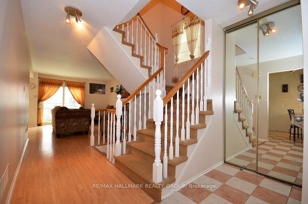Photo 4 of 42 Saddle Crescent, Ottawa, Hunt Club Park — HOMEH