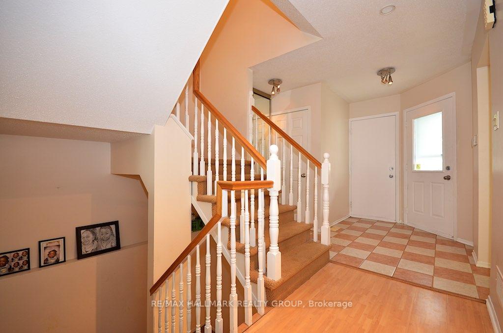 Photo 5 of 42 Saddle Crescent, Ottawa, Hunt Club Park — HOMEH
