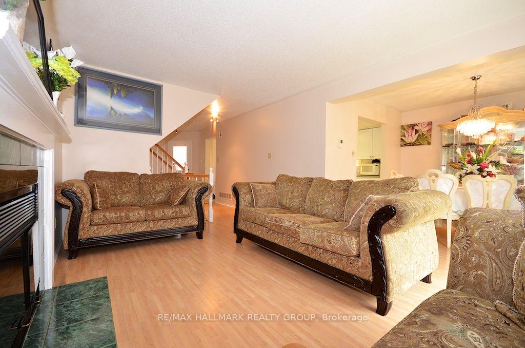 Photo 6 of 42 Saddle Crescent, Ottawa, Hunt Club Park — HOMEH