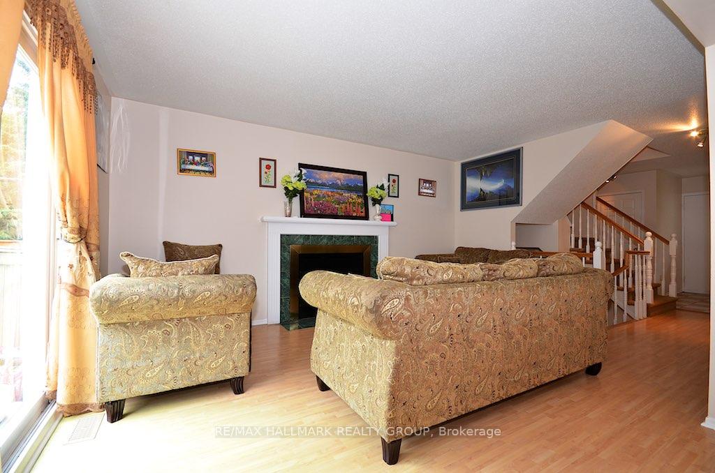Photo 7 of 42 Saddle Crescent, Ottawa, Hunt Club Park — HOMEH