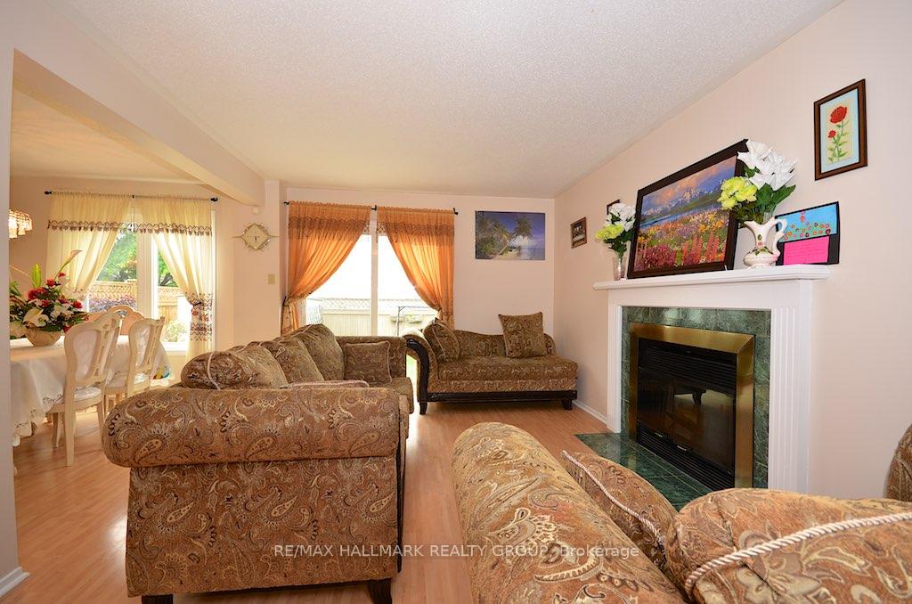 Photo 8 of 42 Saddle Crescent, Ottawa, Hunt Club Park — HOMEH