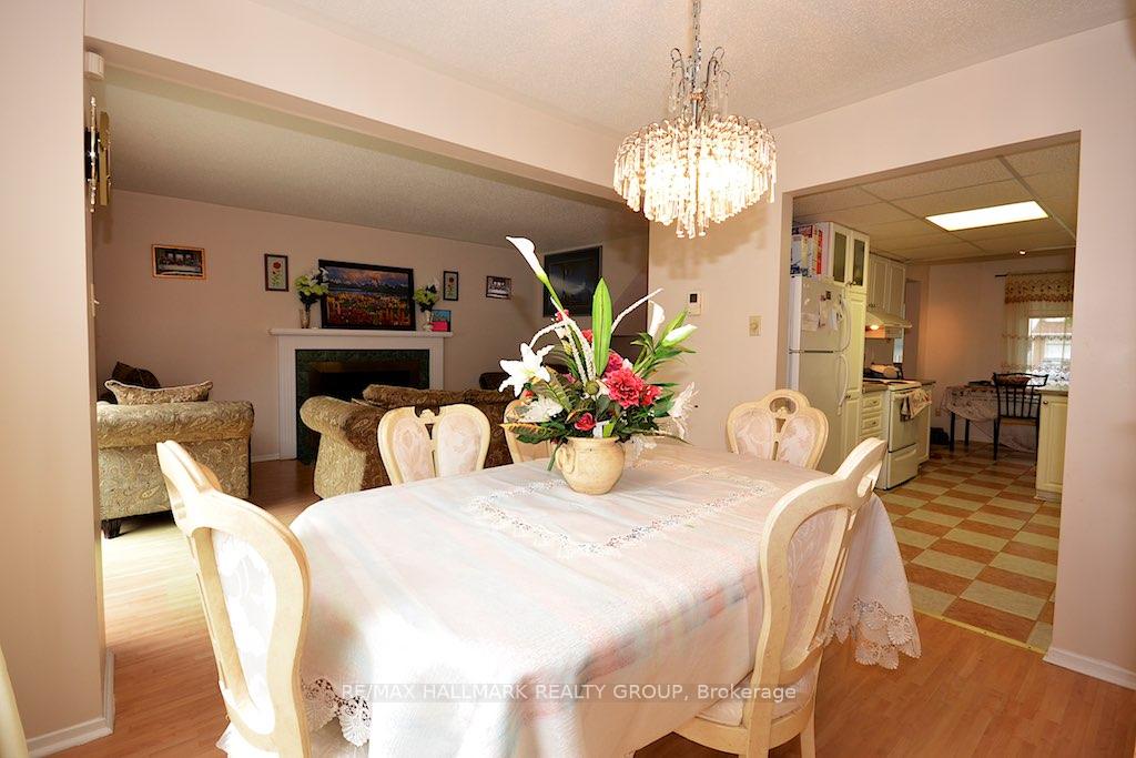 Photo 11 of 42 Saddle Crescent, Ottawa, Hunt Club Park — HOMEH