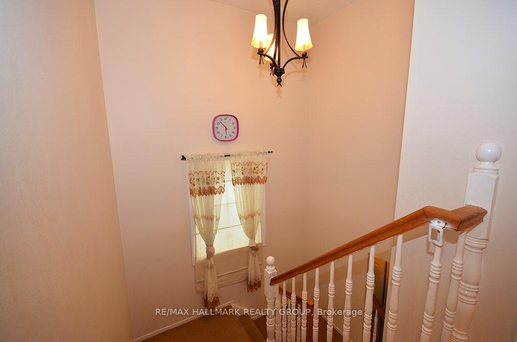 Photo 18 of 42 Saddle Crescent, Ottawa, Hunt Club Park — HOMEH